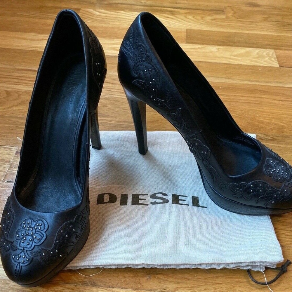 Diesel Black Leather Platform Flower Stud Studded Heels Pumps Size 38 US 7.5